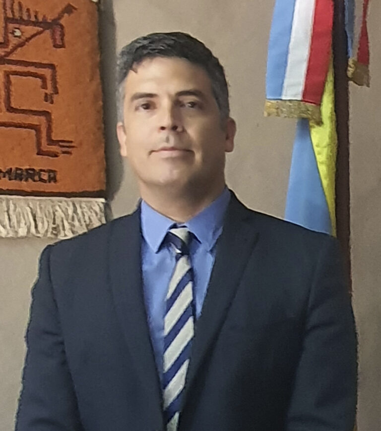  Dr. Rodrigo Nicolás Rosales Matienzo